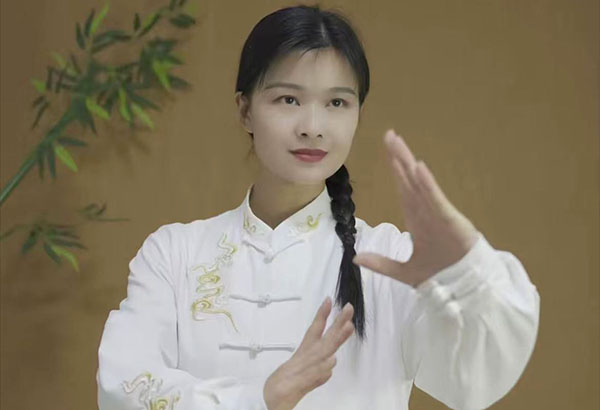 刘莹